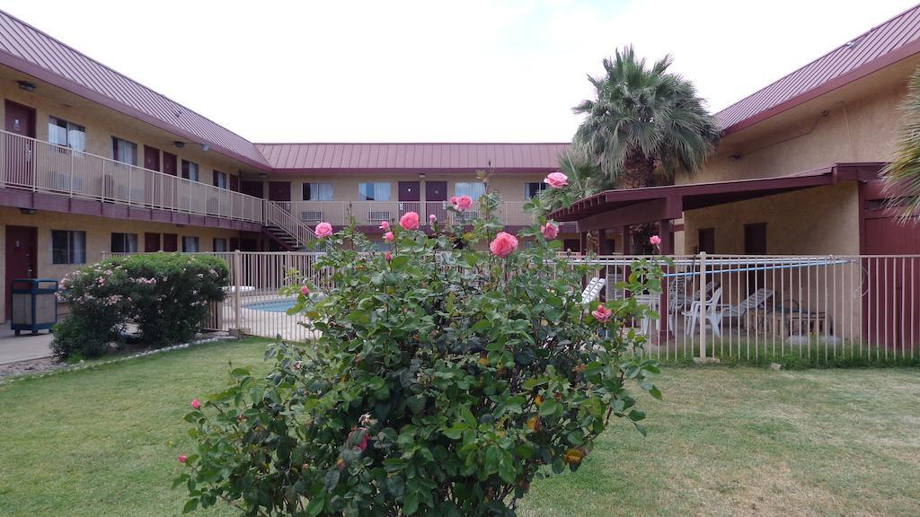 Knights Inn Phoenix At N Black Canyon Hwy Ngoại thất bức ảnh