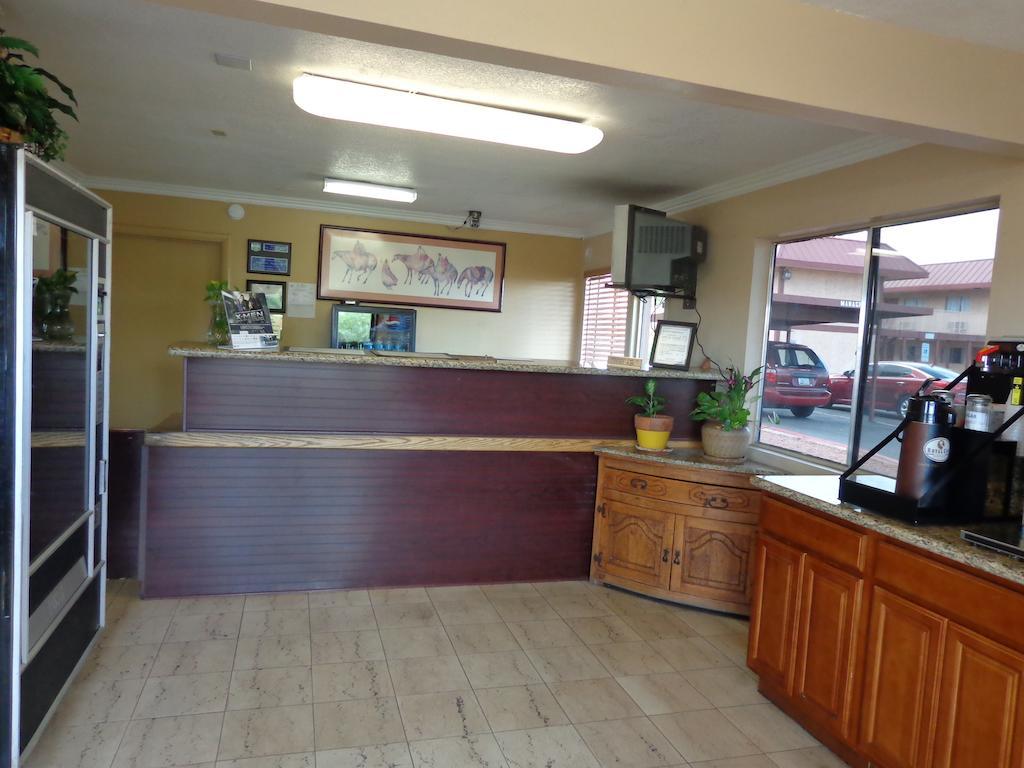Knights Inn Phoenix At N Black Canyon Hwy Ngoại thất bức ảnh