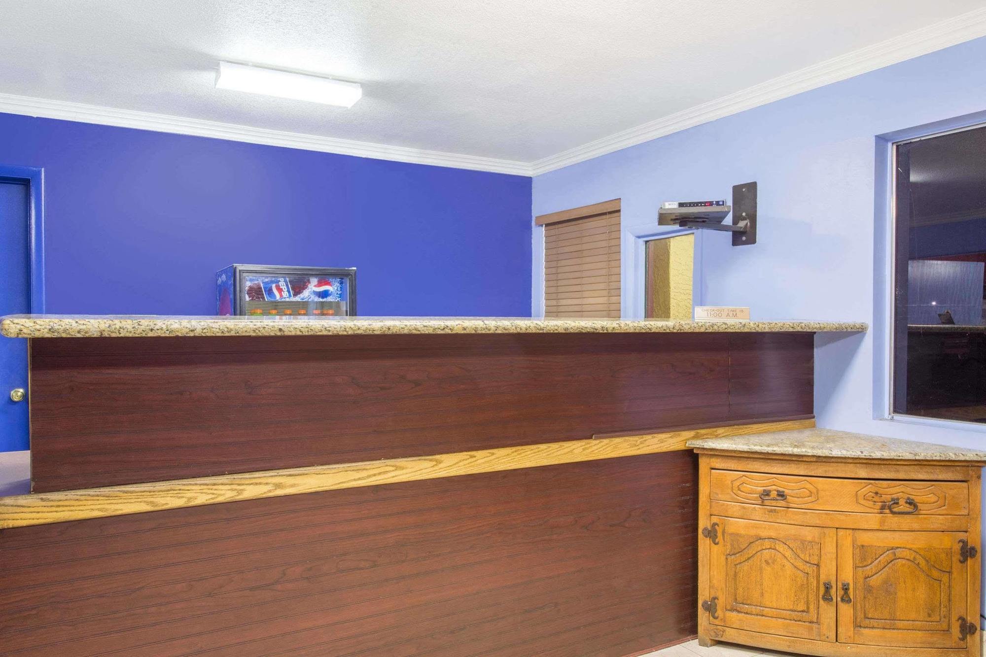 Knights Inn Phoenix At N Black Canyon Hwy Ngoại thất bức ảnh