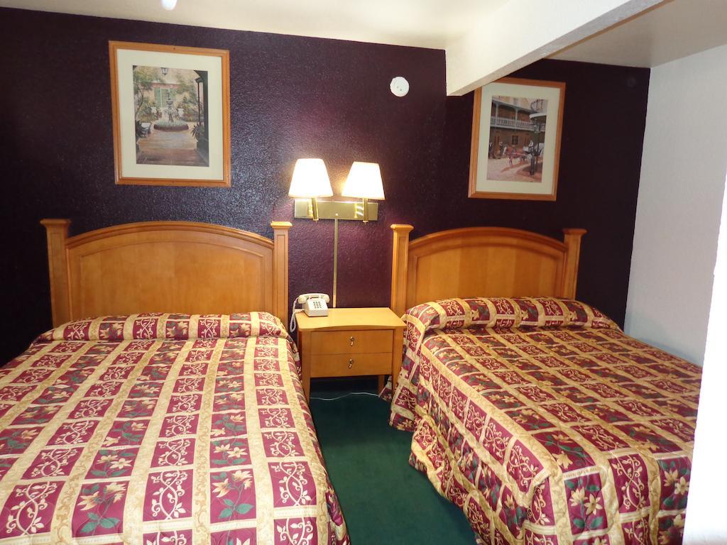Knights Inn Phoenix At N Black Canyon Hwy Ngoại thất bức ảnh